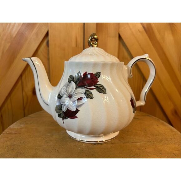 Vtg SADLER 7" Teapot. White Dogwood & Dark Red Roses. Gold Trim. Swirls. (8199) - Picture 1 of 10